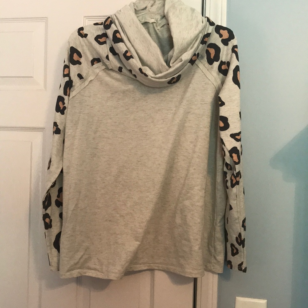 Leopard pullover